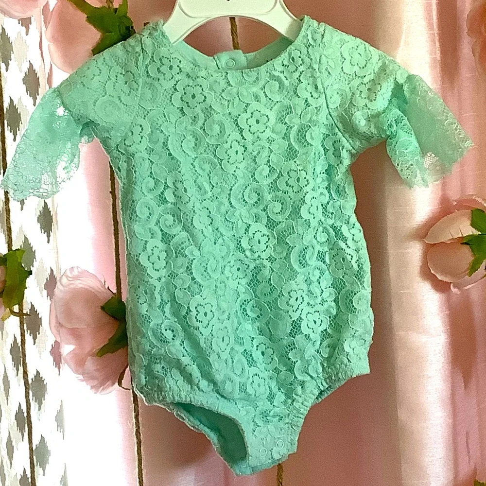 super cute lace dressy onesie 0-3M - Picture 1 of 4